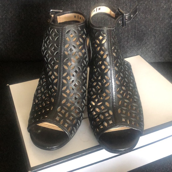 ❤️SOLD❤️ Alex Marie heels - Picture 4 of 6